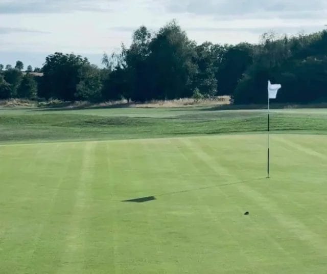 🎁 Need a gift for that unexpected family member coming on Christmas Day? Or for that generous friend?

@thornburygolfcentre gift vouchers can be emailed instantly and the best part? They’ll never know it was a last-minute hole-in-one!
 
Visit our website to get that 'Top gift giver' status ⭐️
 
#quickgift #golfer #gift #emergencygift #christmas #giftvoucher #golfgift #giftanexperience